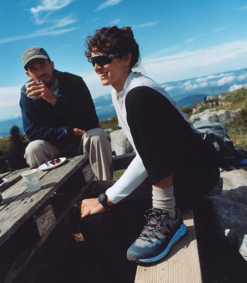 FITZ ROY LIGHT TREK-SHELL BASALTE BLACK CELESTE>VEJA Sale