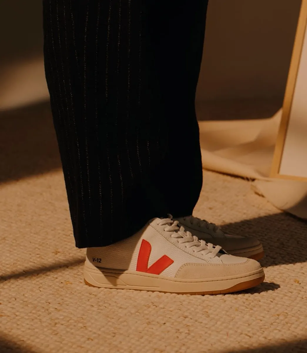 V-12 B-MESH WHITE PEKIN>VEJA Fashion