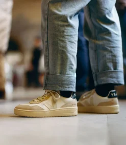 V-90 LEATHER WHITE PIERRE NAUTICO><noscript><img data-lazyloaded=