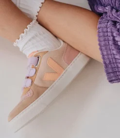 V-10 SUEDE MULTICO SABLE><noscript><img data-lazyloaded=