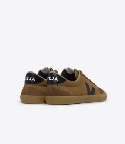 VOLLEY SUEDE CAMEL BLACK><noscript><img data-lazyloaded=